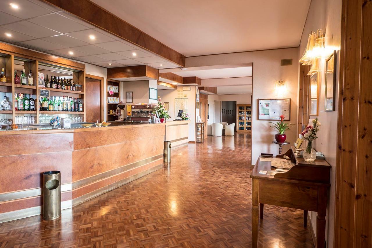 Hotel Vega Perugia Luaran gambar