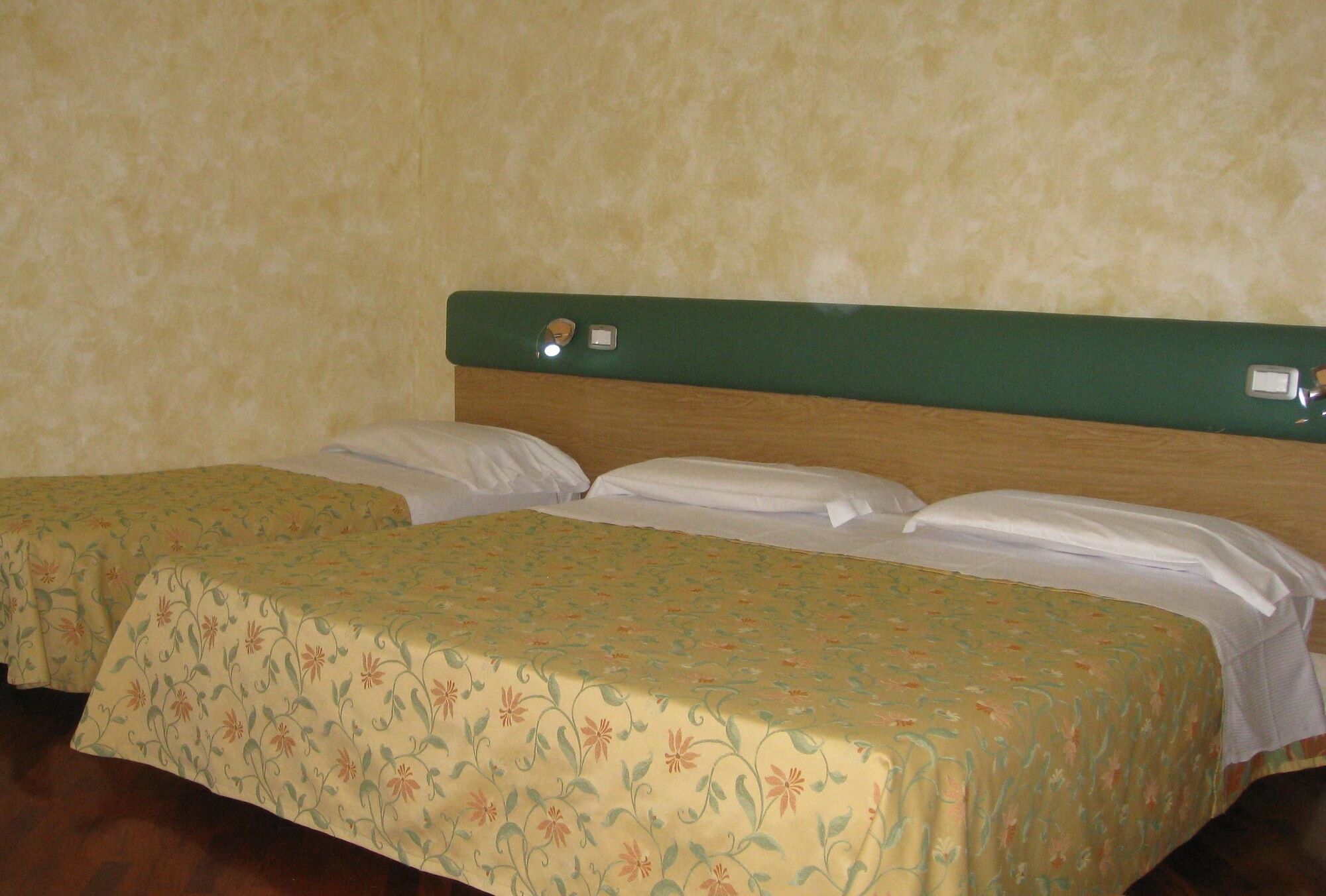 Hotel Vega Perugia Luaran gambar