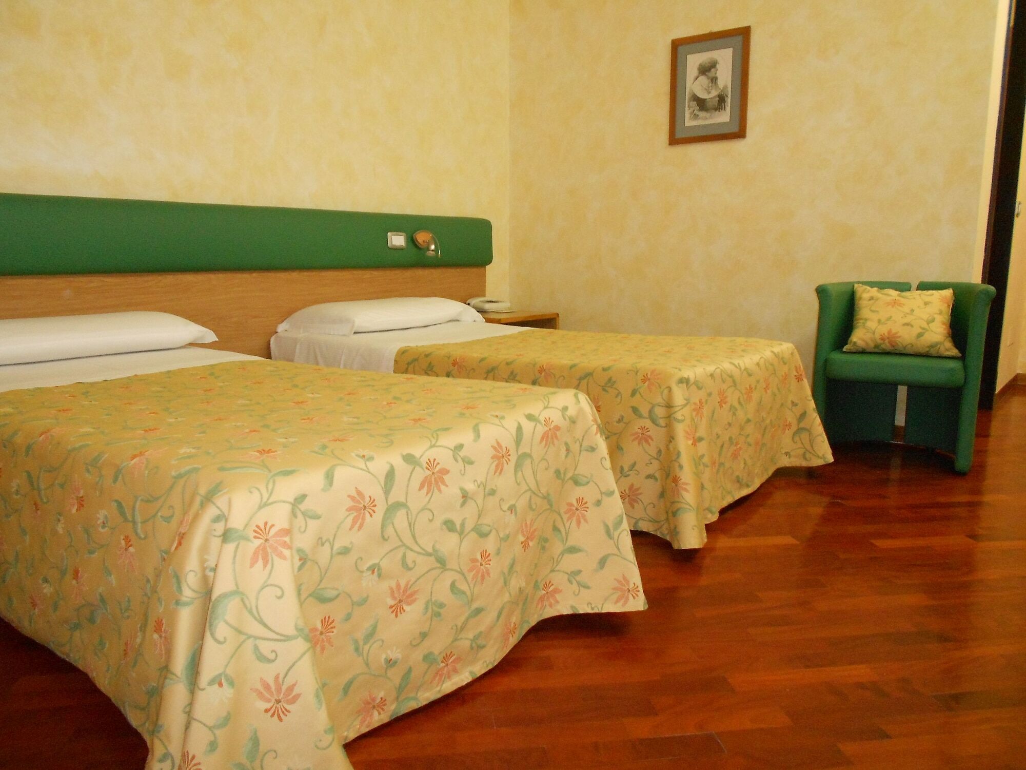 Hotel Vega Perugia Luaran gambar